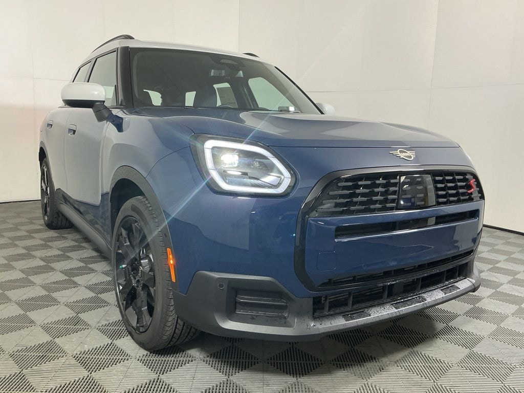 New 2026 MINI Countryman Signature Plus SUV