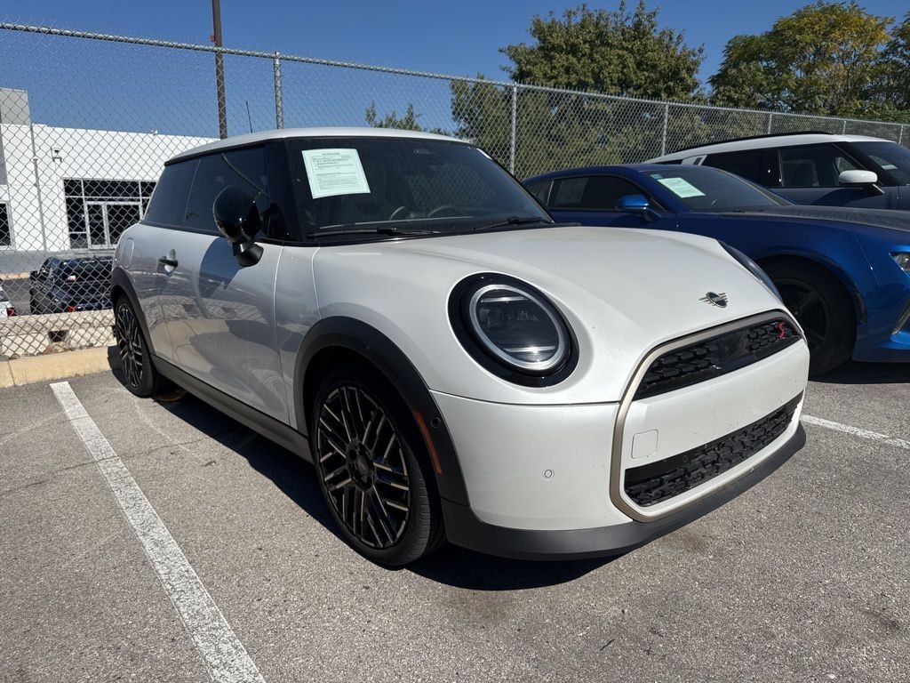 New 2025 MINI Hardtop 2 Door Hatchback