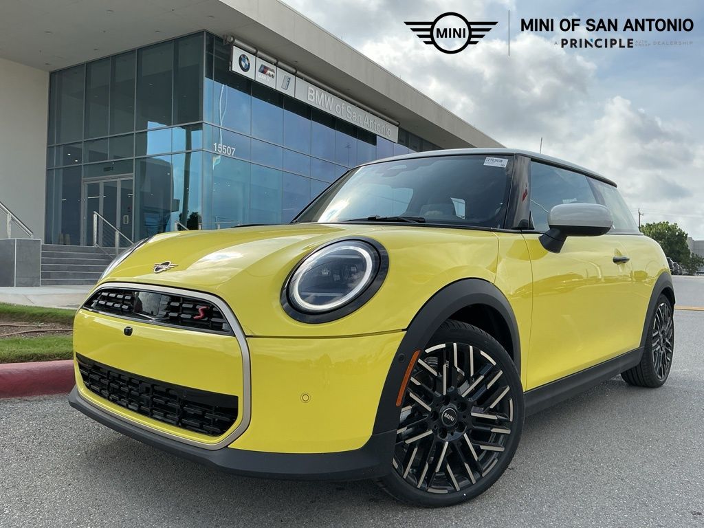 2026 MINI Hardtop Cooper S's photo