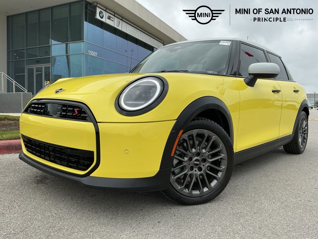 2025 MINI Hardtop Cooper S Signature's photo