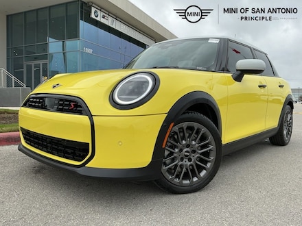 2025 MINI Cooper S Signature Plus Hatchback