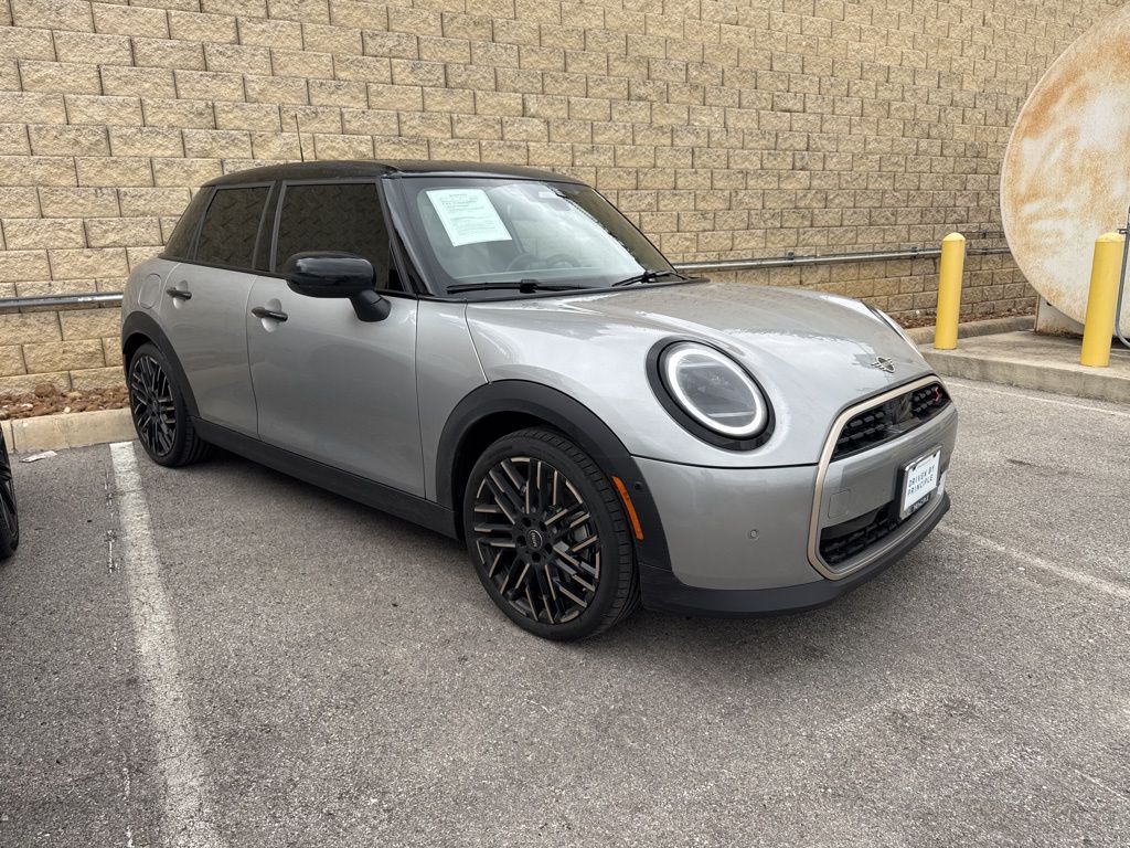 2025 Mini Cooper Signature photo 2