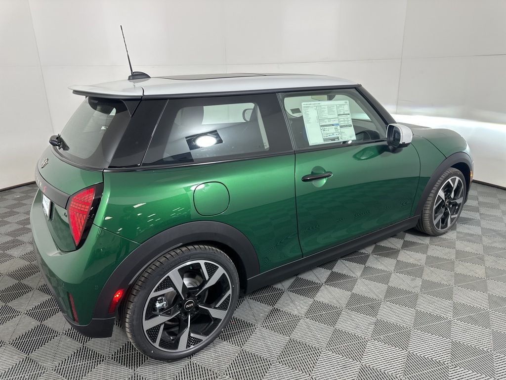 2025 Mini Cooper S Iconic photo 4