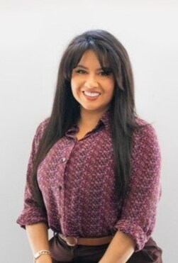 Staff member Linda C. from 028080548909