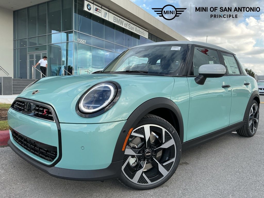 2026 MINI Hardtop 4 Door S's photo