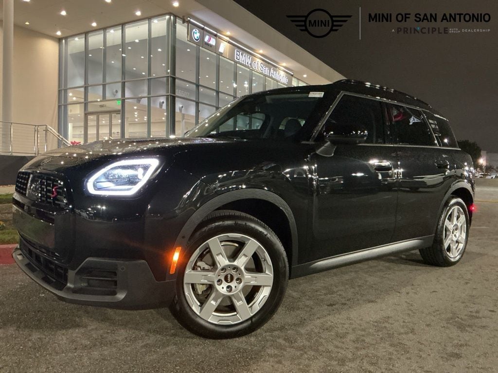 2025 MINI Countryman S's photo