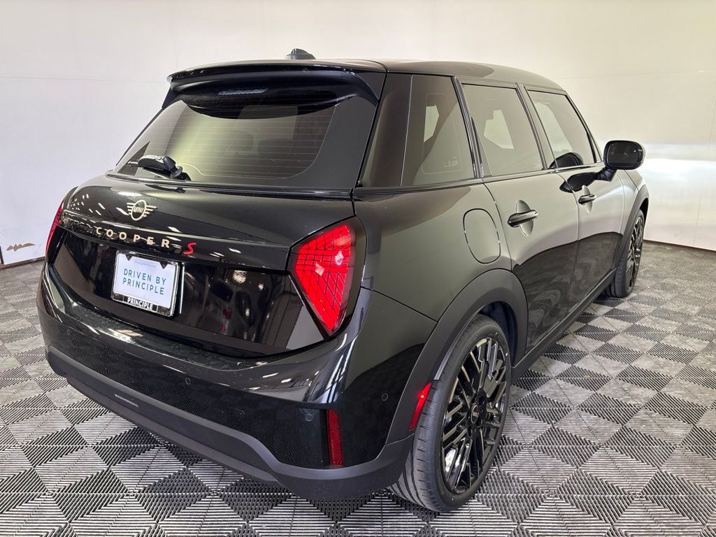 New 2026 MINI 4 Door Signature Plus Hatchback