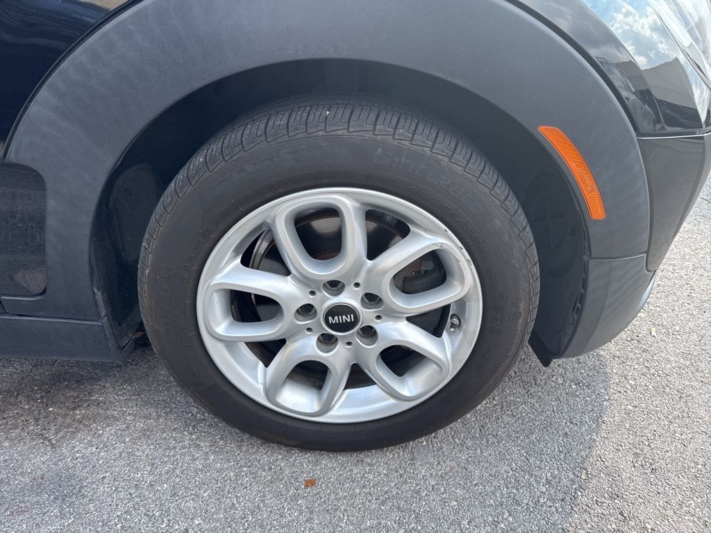 2017 Mini Clubman Base photo 3