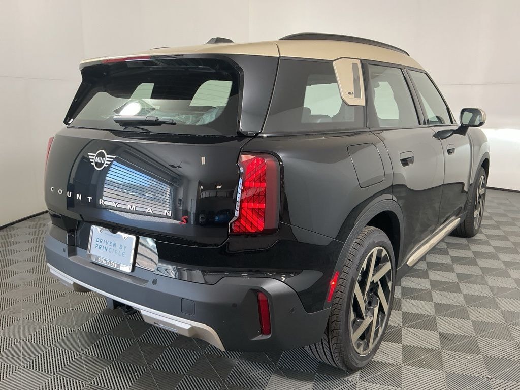 New 2026 MINI Countryman Signature Plus SUV