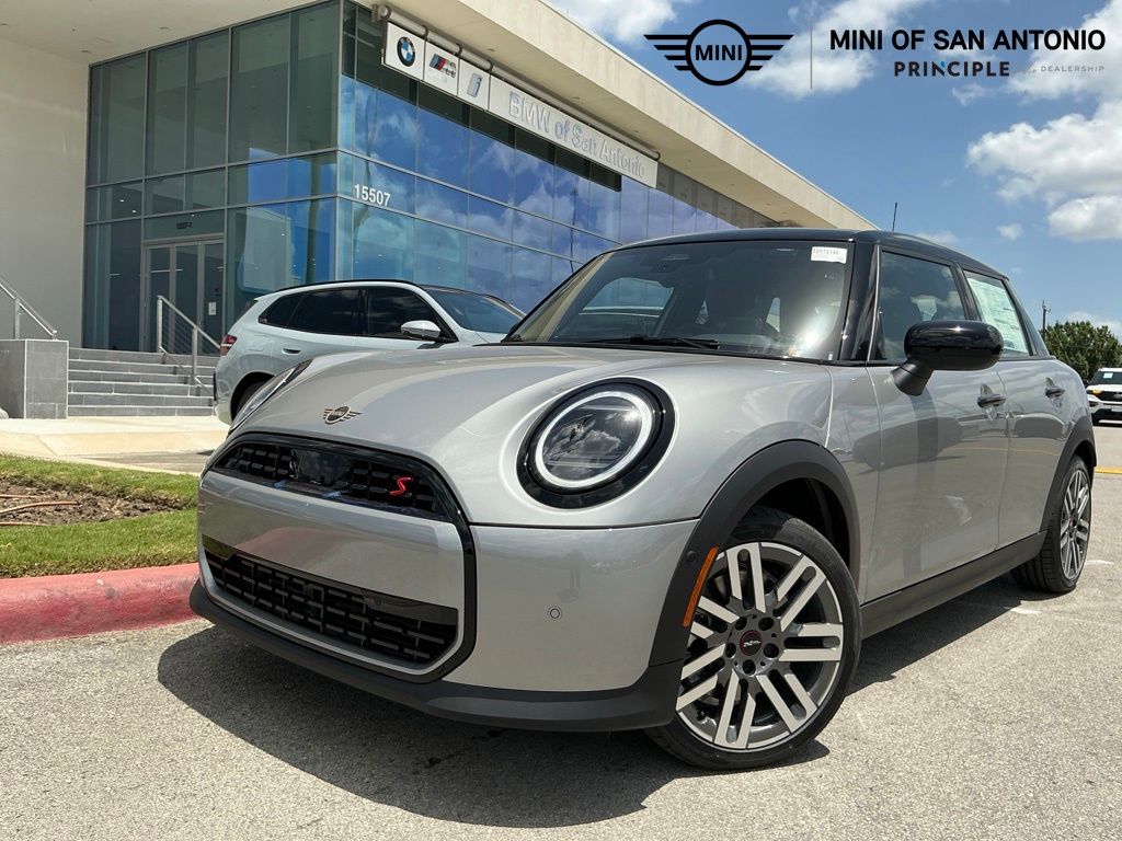 2026 MINI Hardtop Cooper S's photo