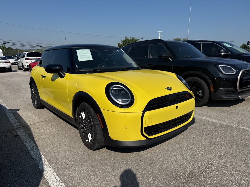 2025 Mini Cooper 2 Door Hardtop S photo 2