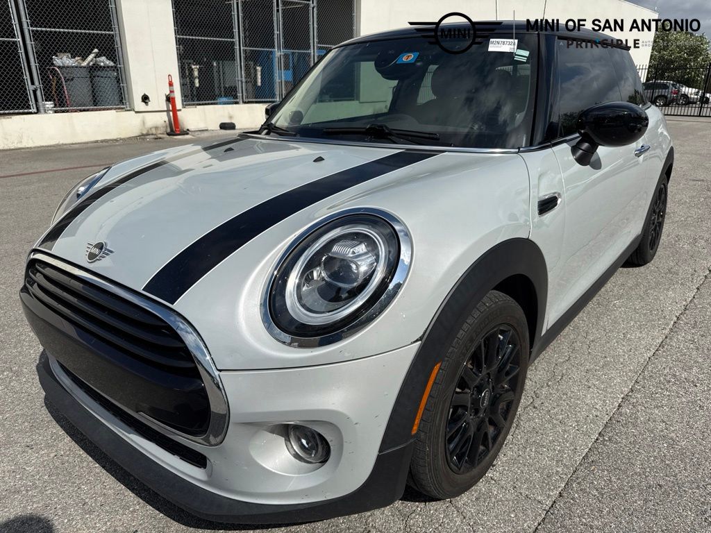 2021 MINI Hardtop Oxford Edition's photo