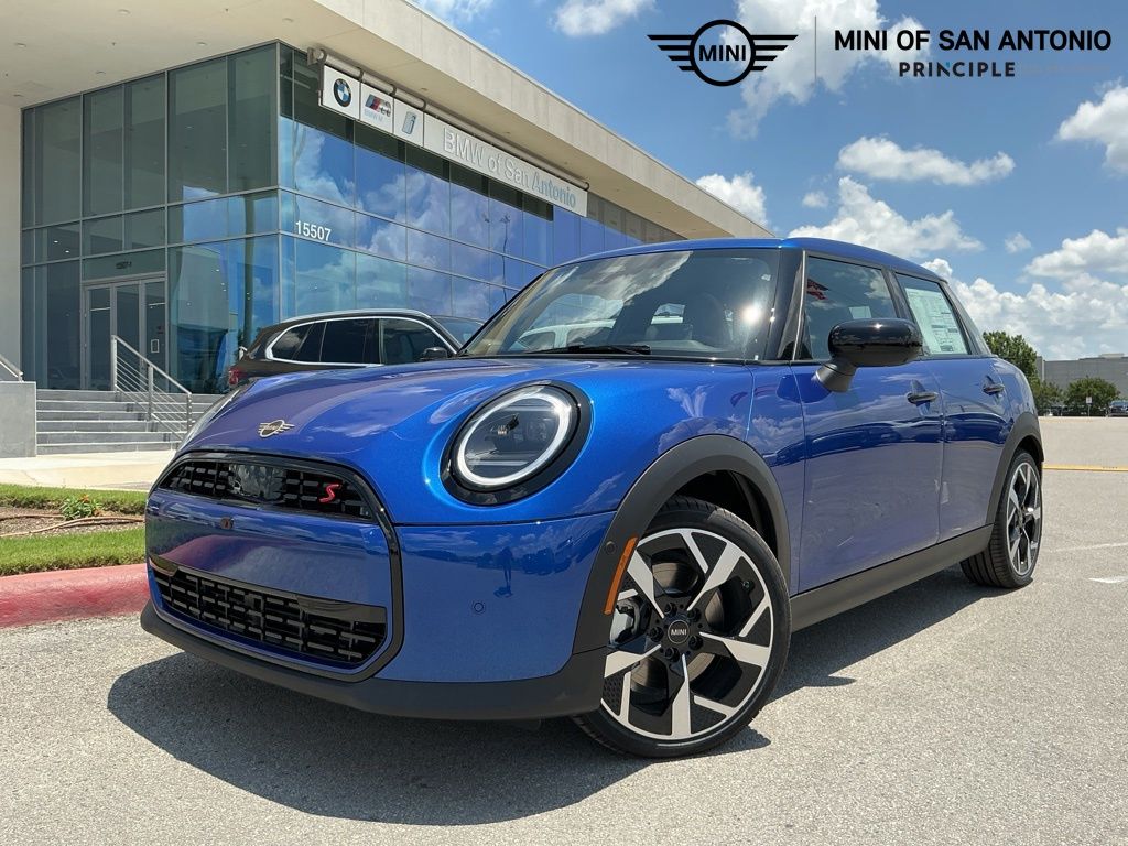 2026 MINI Hardtop Cooper S's photo