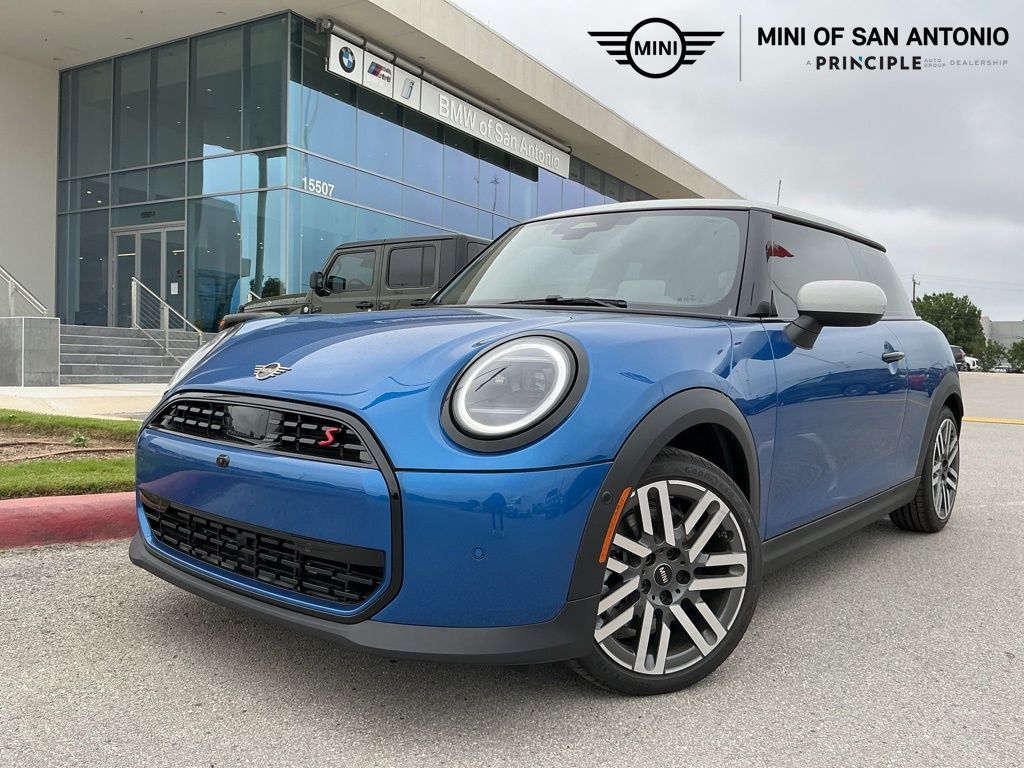 2026 MINI Hardtop Cooper S's photo