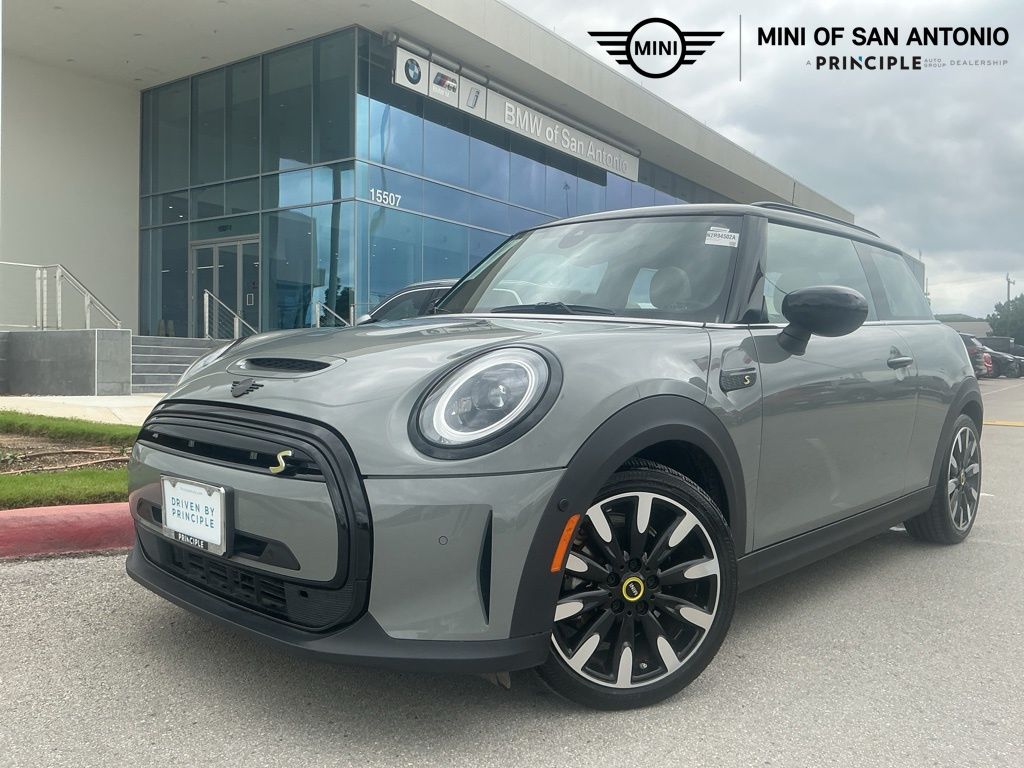 2022 MINI Hardtop 2 Door SE