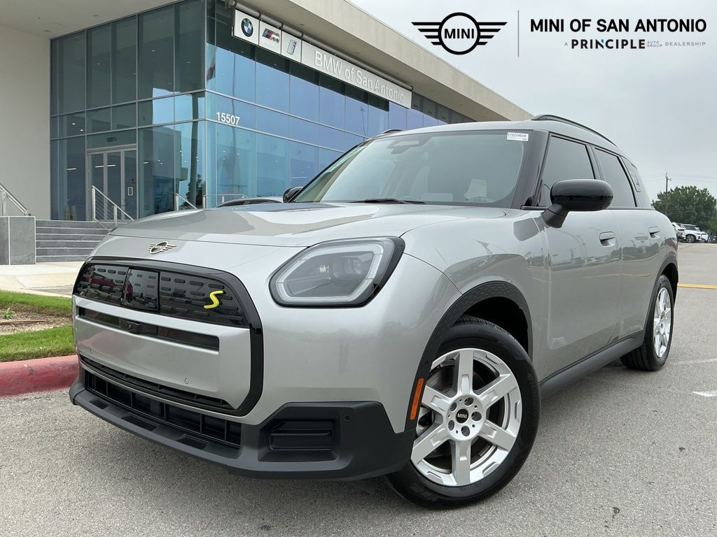 2025 MINI Countryman SE ALL4's photo