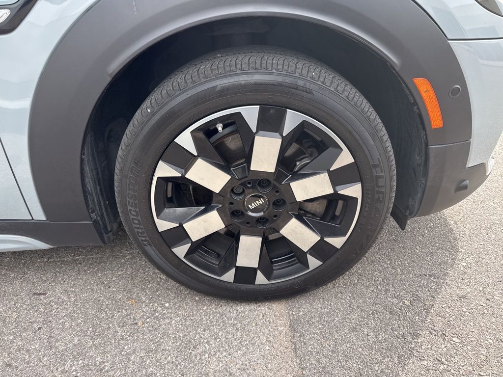 2023 Mini Countryman S Iconic photo 3