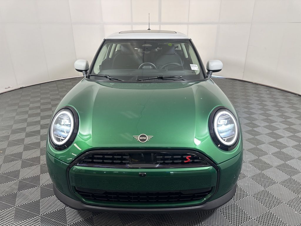 2025 Mini Cooper S Iconic photo 2