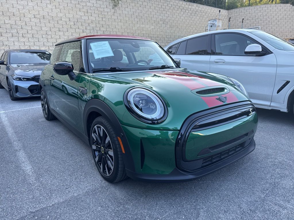 2024 Mini Cooper 2 Door Hardtop photo 2
