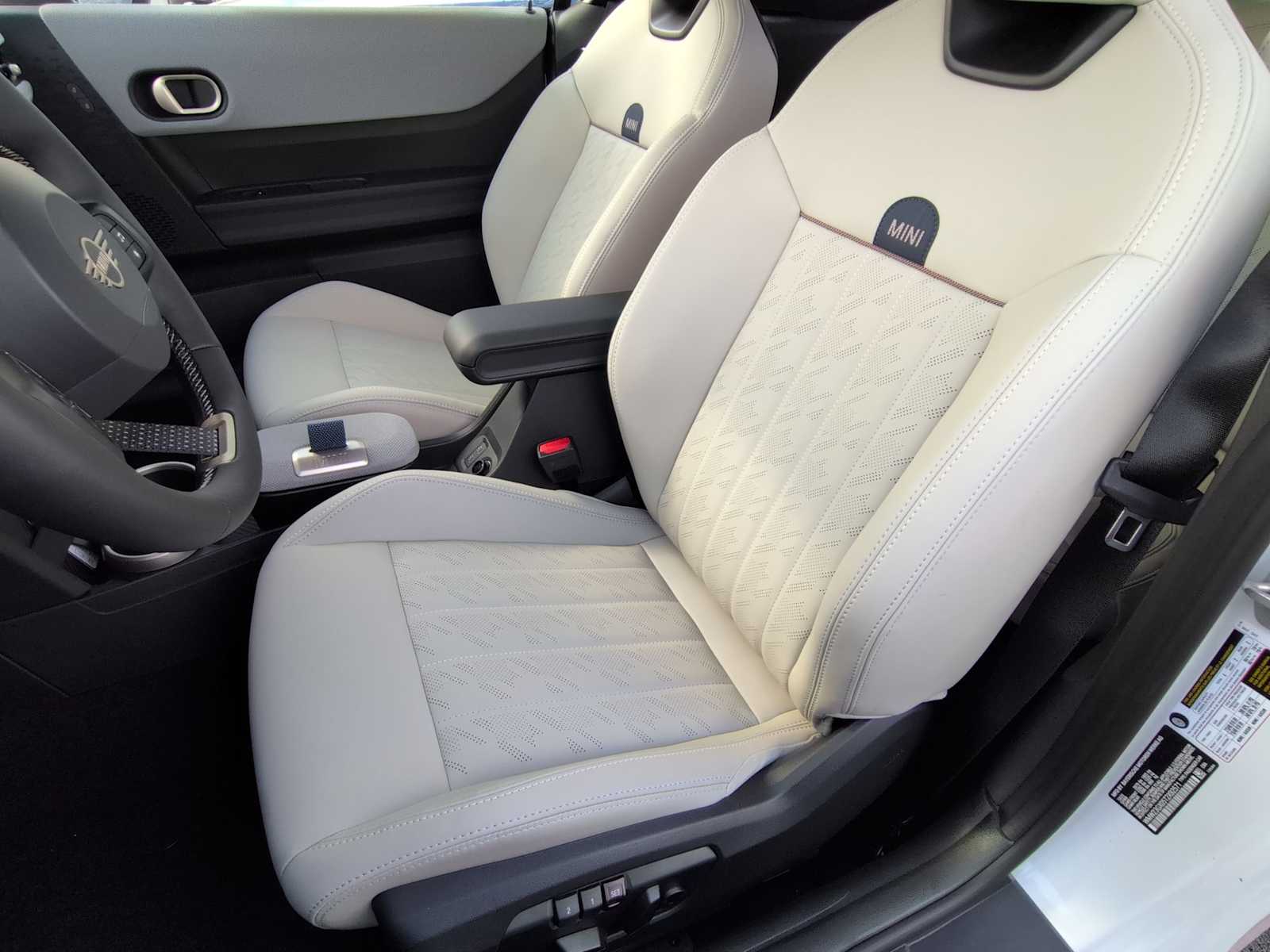 Thumbnail: 2026 MINI Cooper Convertible - 17