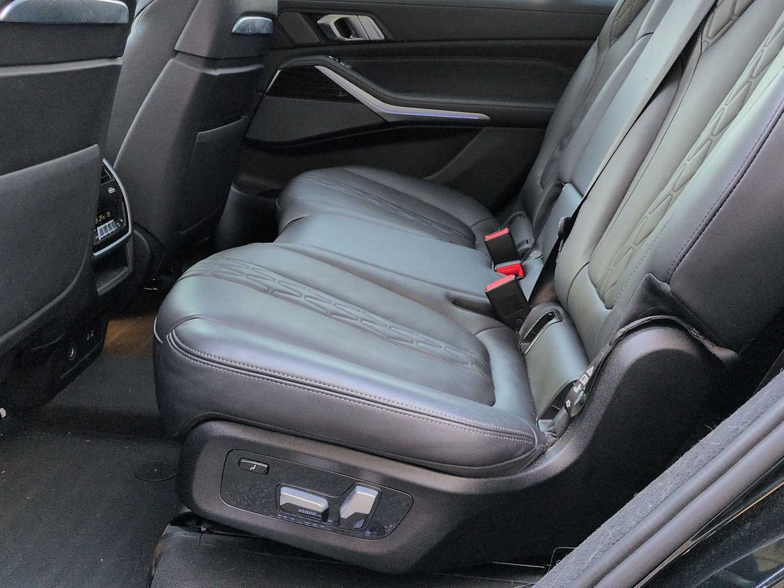 Thumbnail: 2023 BMW X7 - 21