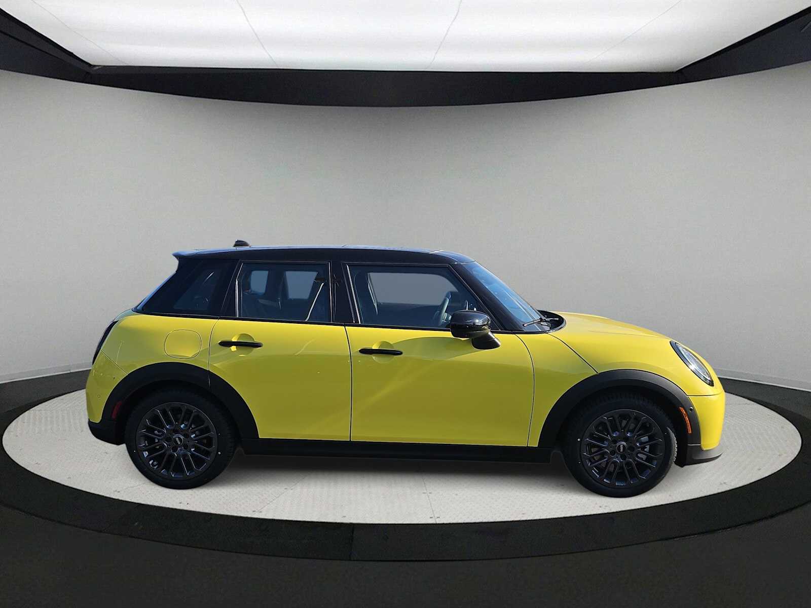Thumbnail: 2026 MINI Cooper Hardtop - 9