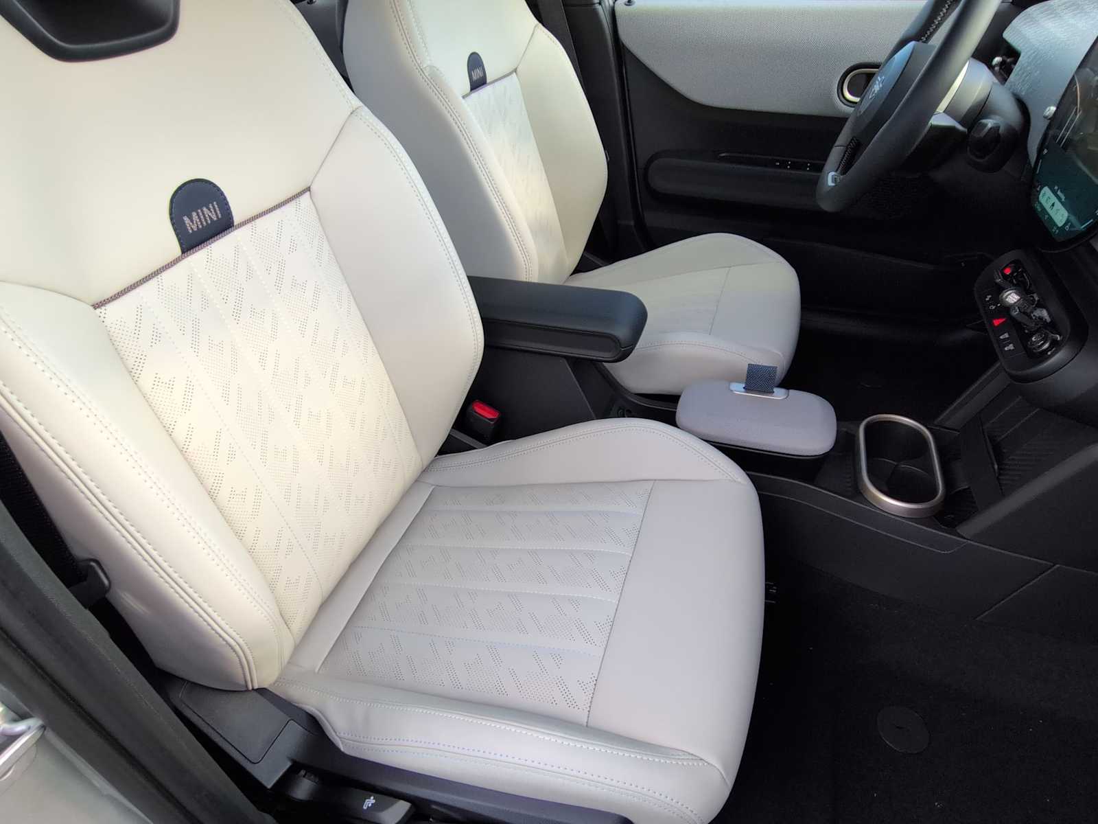 Thumbnail: 2026 MINI Cooper Hardtop - 22