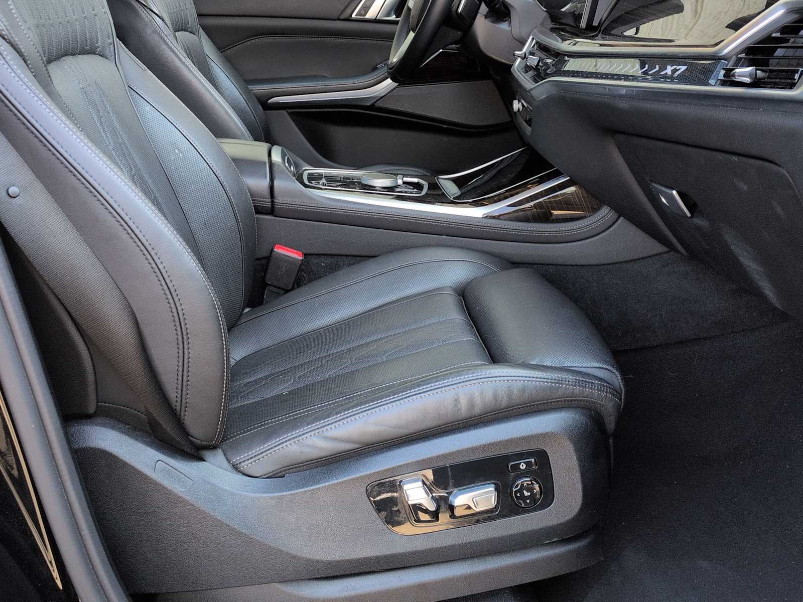 Thumbnail: 2023 BMW X7 - 24