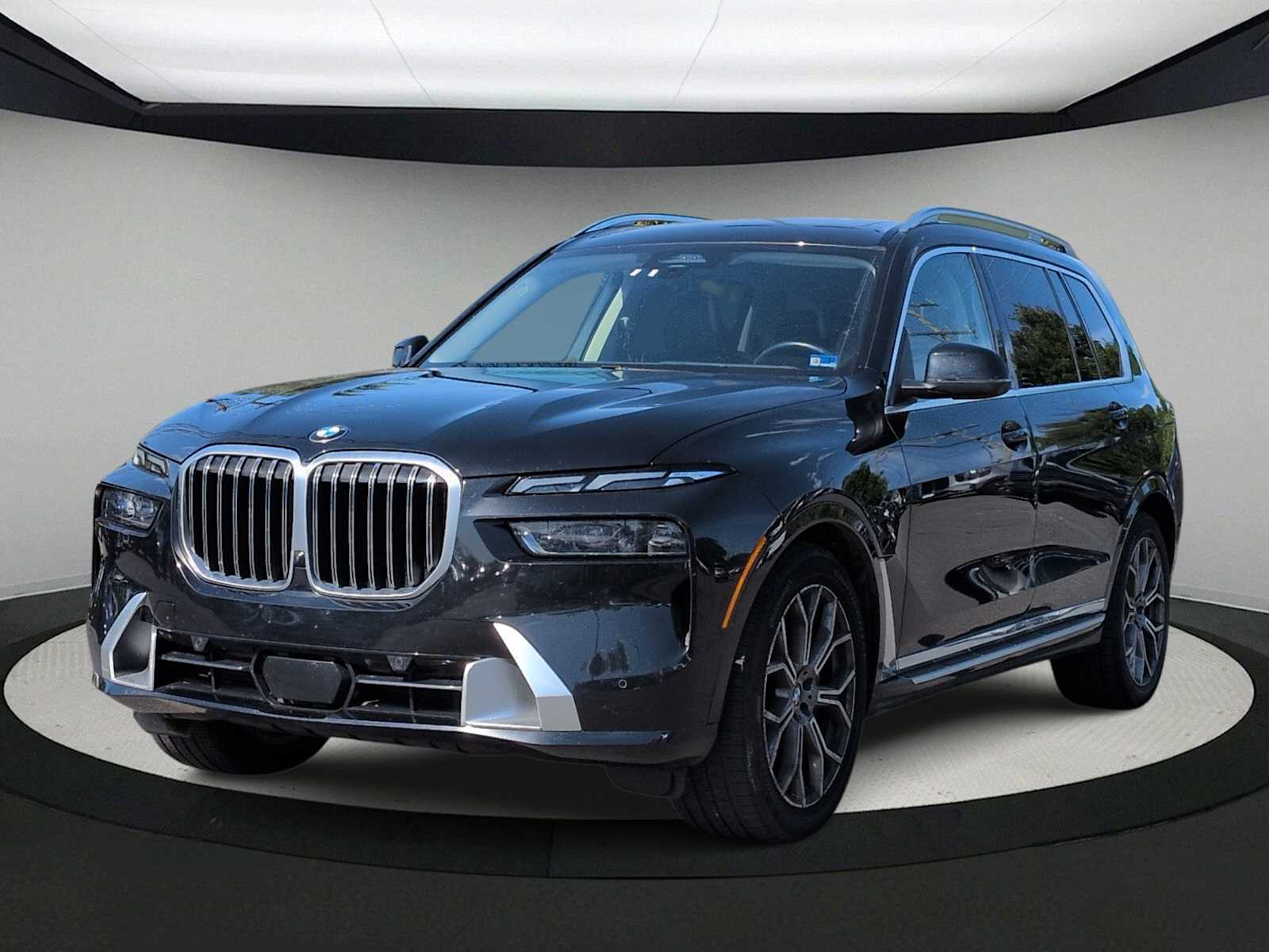 Thumbnail: 2023 BMW X7 - 4