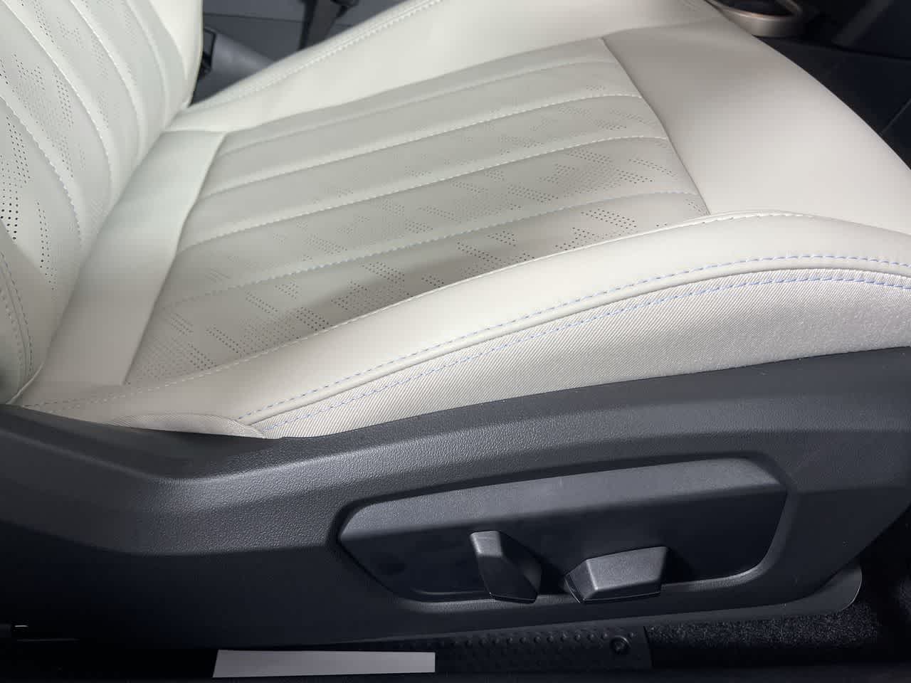 Thumbnail: 2025 MINI Cooper - 18