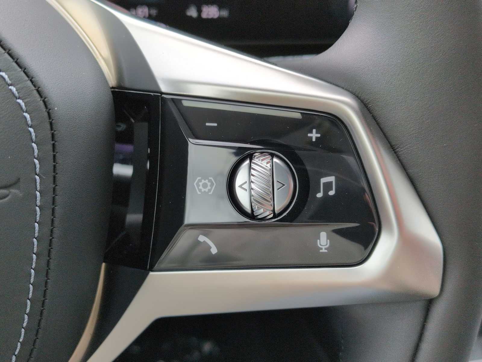 Thumbnail: 2025 BMW i7 - 27