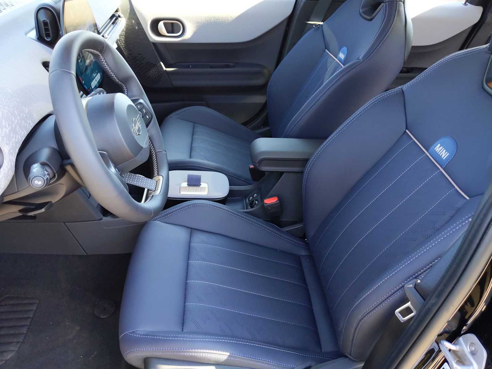 Thumbnail: 2025 MINI Cooper Hardtop - 16