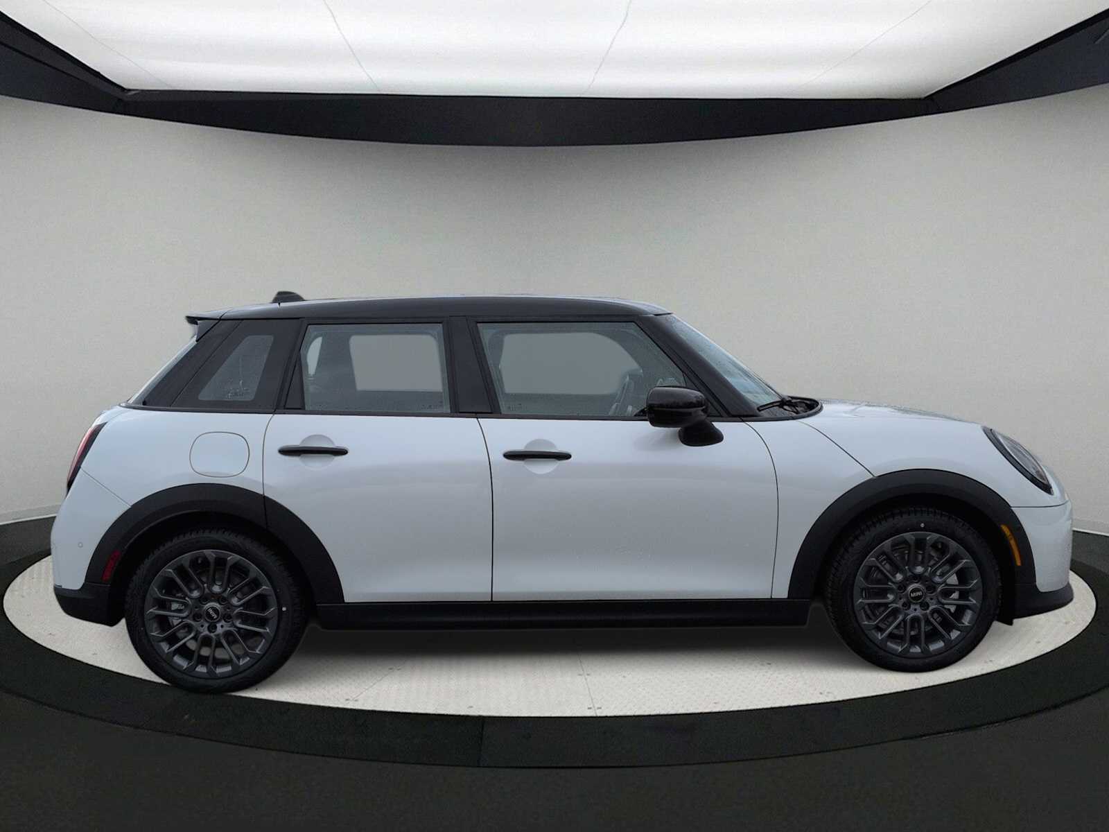 Thumbnail: 2026 MINI Cooper Hardtop - 9