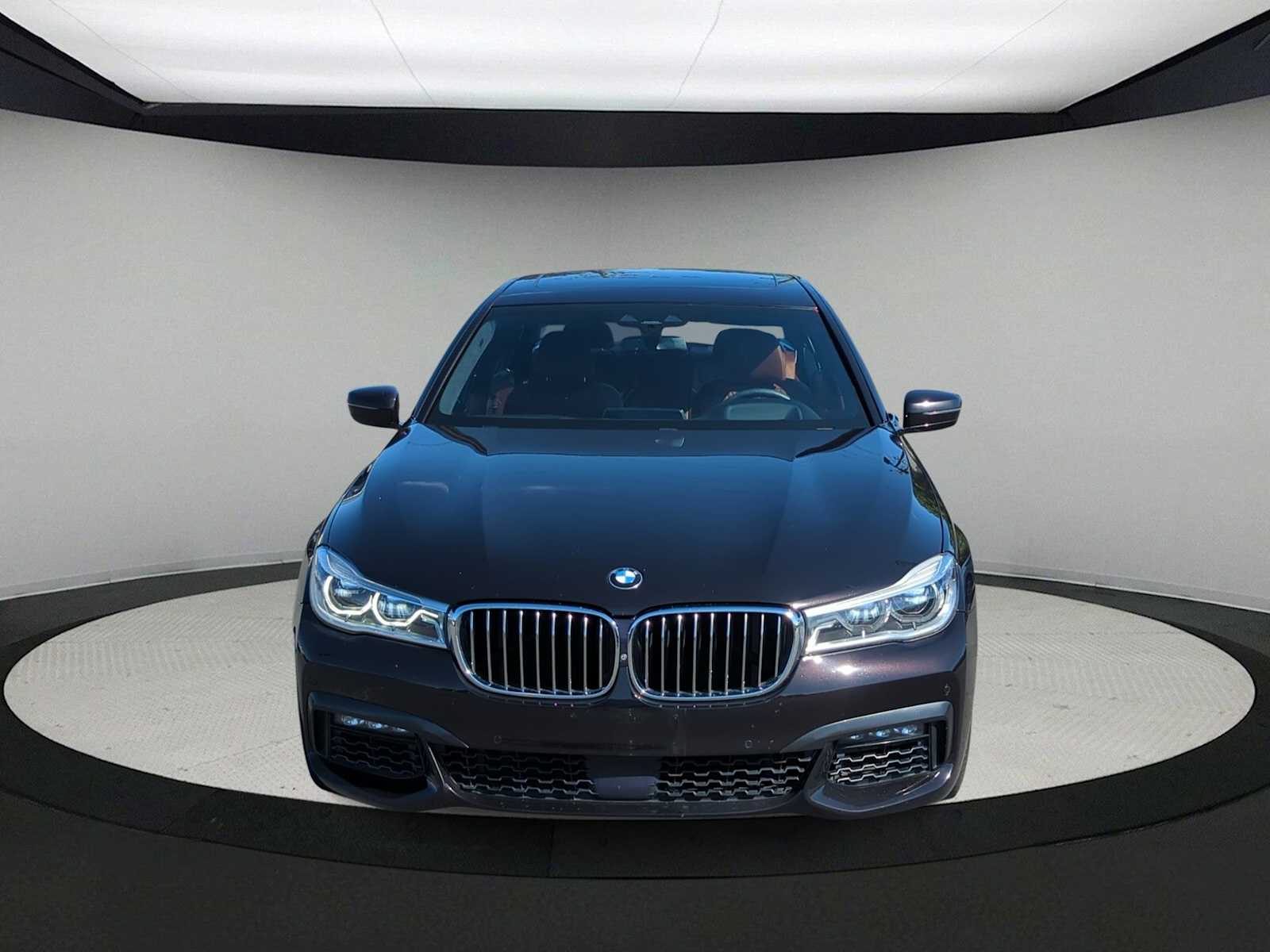 2018 Bmw 750i xDrive photo 2