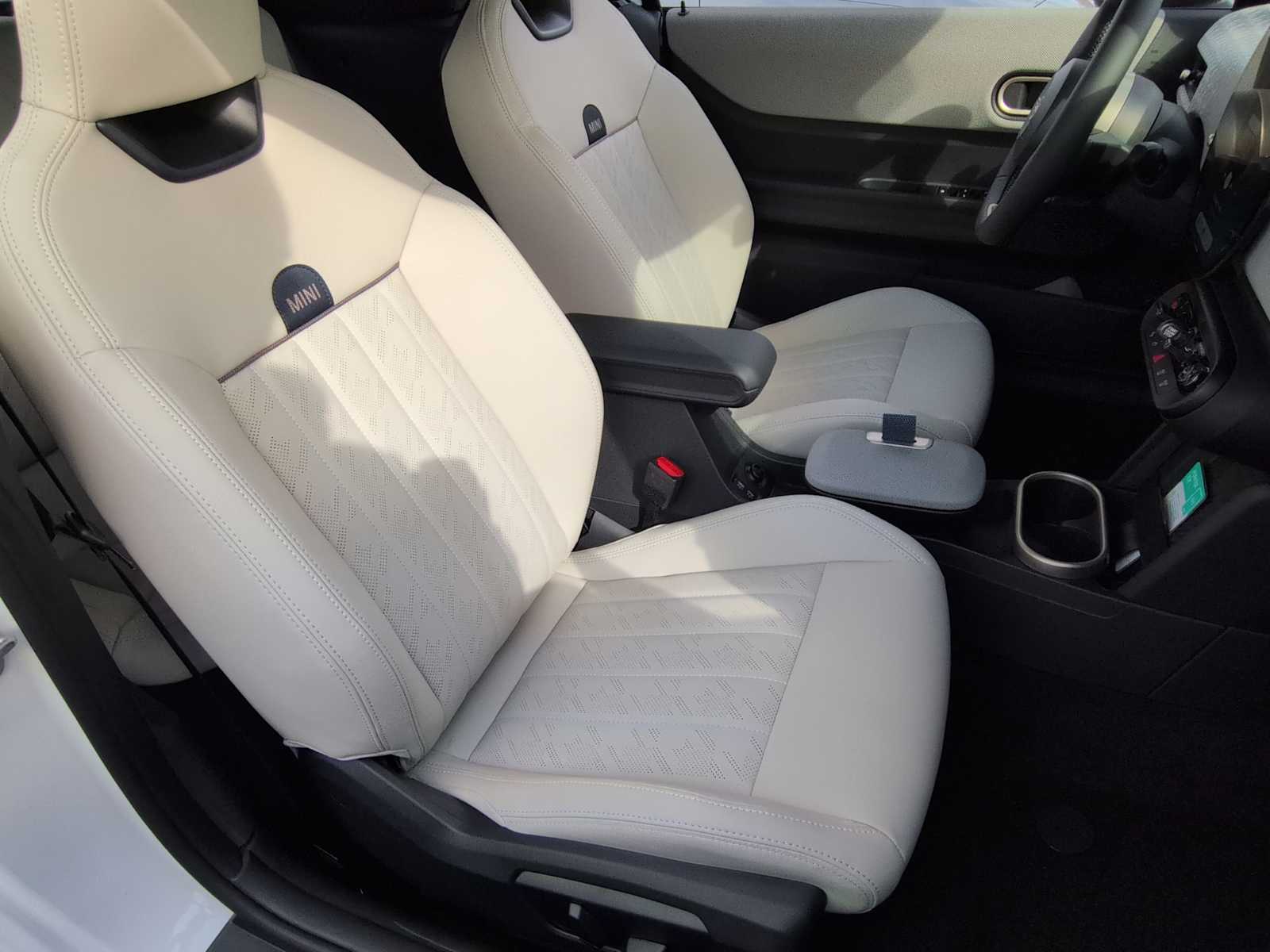 Thumbnail: 2026 MINI Cooper Convertible - 21