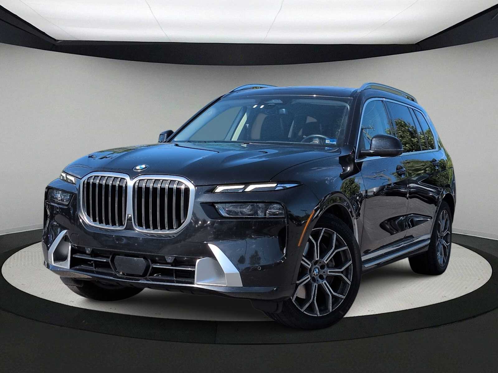 Thumbnail: 2023 BMW X7 - 1