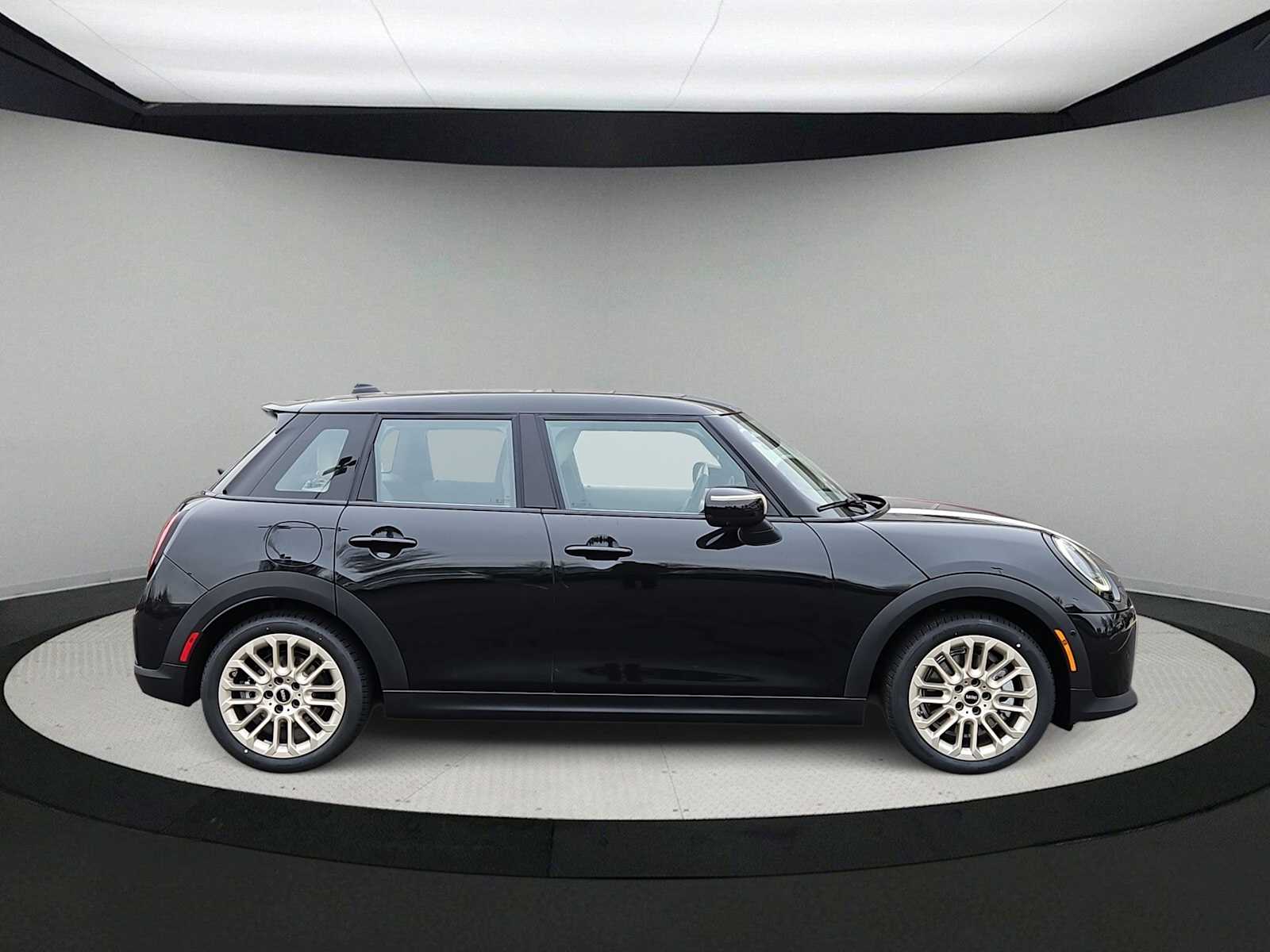 Thumbnail: 2026 MINI Cooper Hardtop - 9