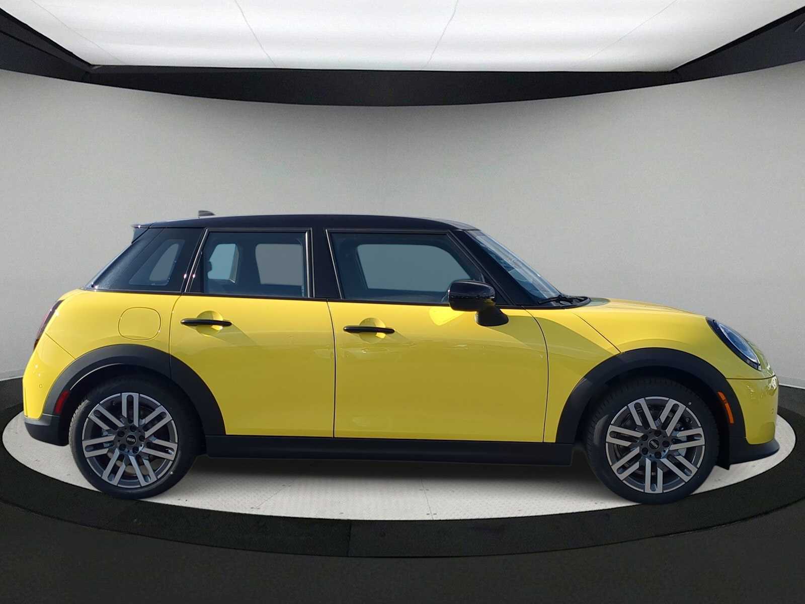Thumbnail: 2026 MINI Cooper Hardtop - 9