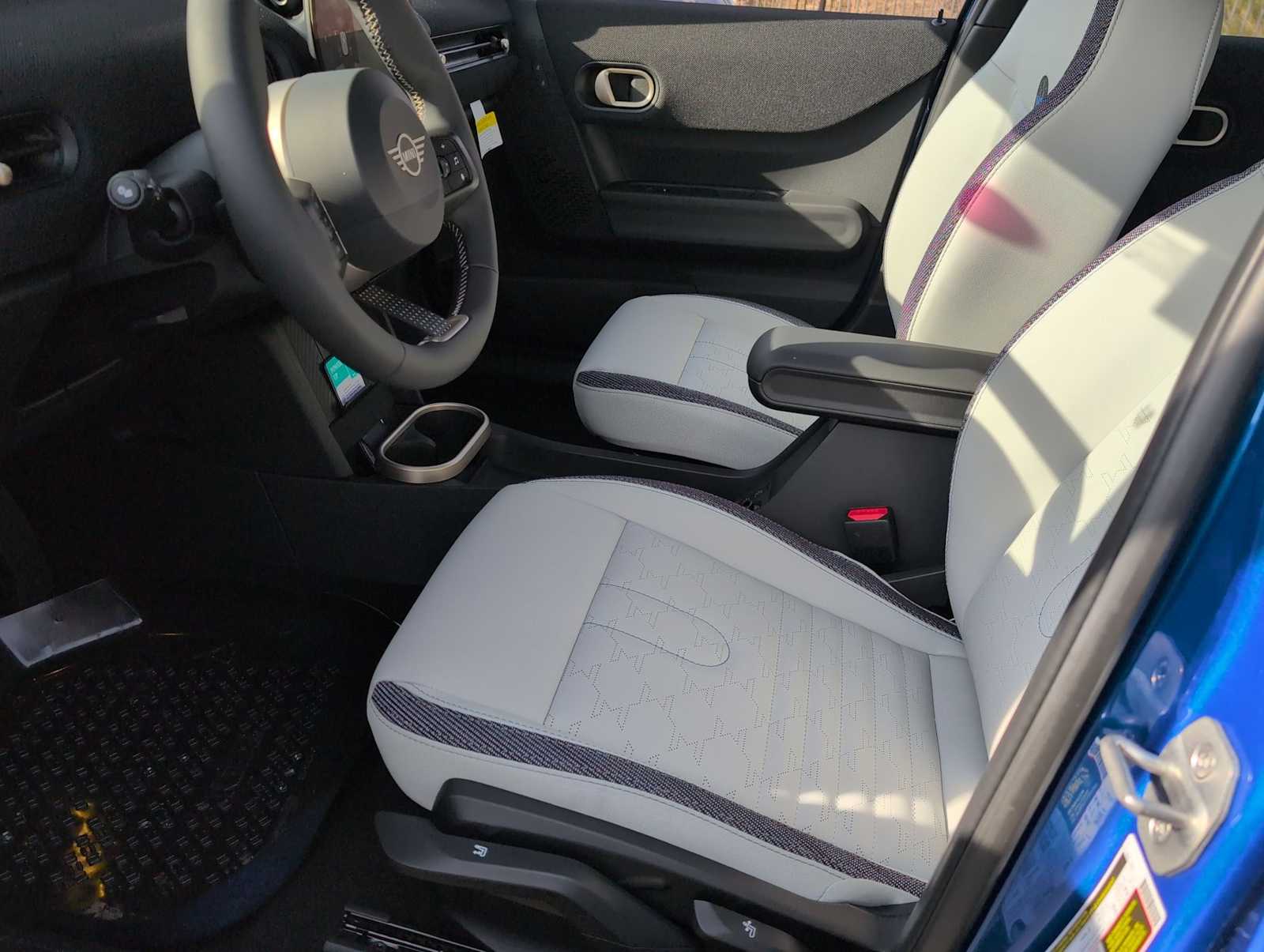 Thumbnail: 2026 MINI Cooper Hardtop - 17