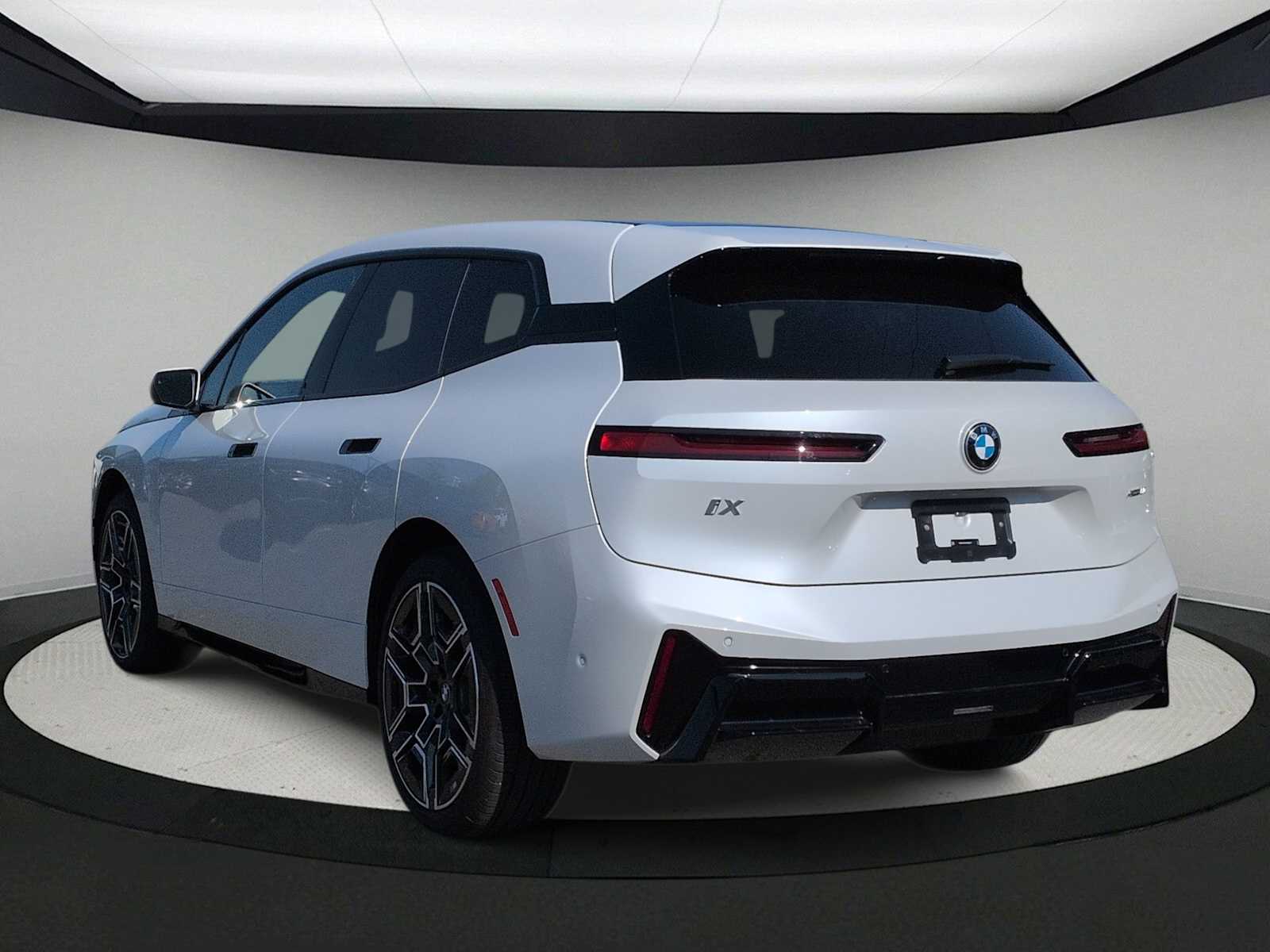 Thumbnail: 2026 BMW iX - 6