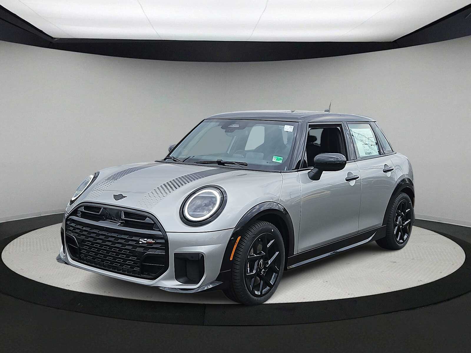 Thumbnail: 2026 MINI Cooper Hardtop - 4
