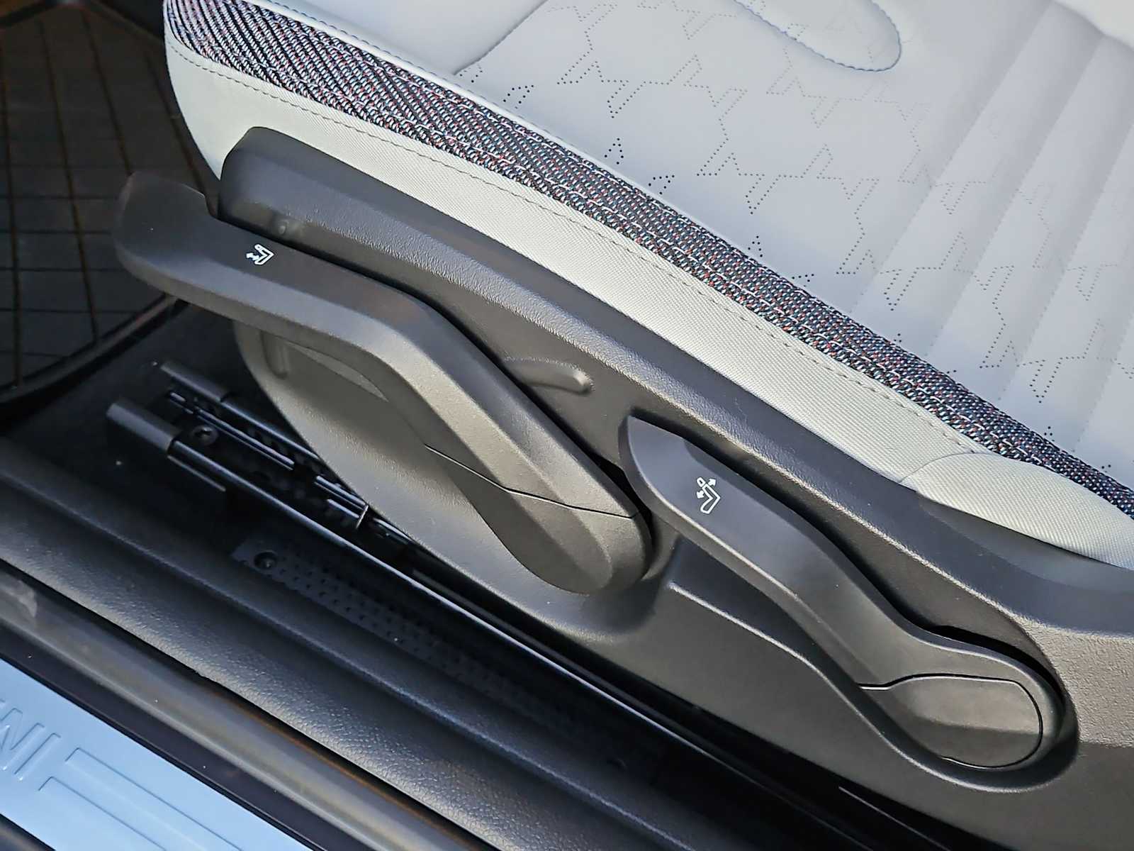 Thumbnail: 2026 MINI Cooper Hardtop - 16