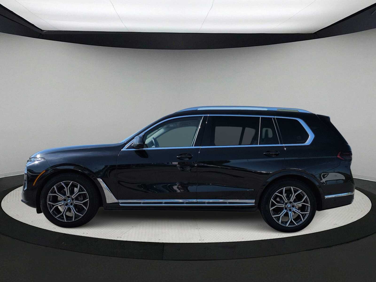 Thumbnail: 2023 BMW X7 - 5