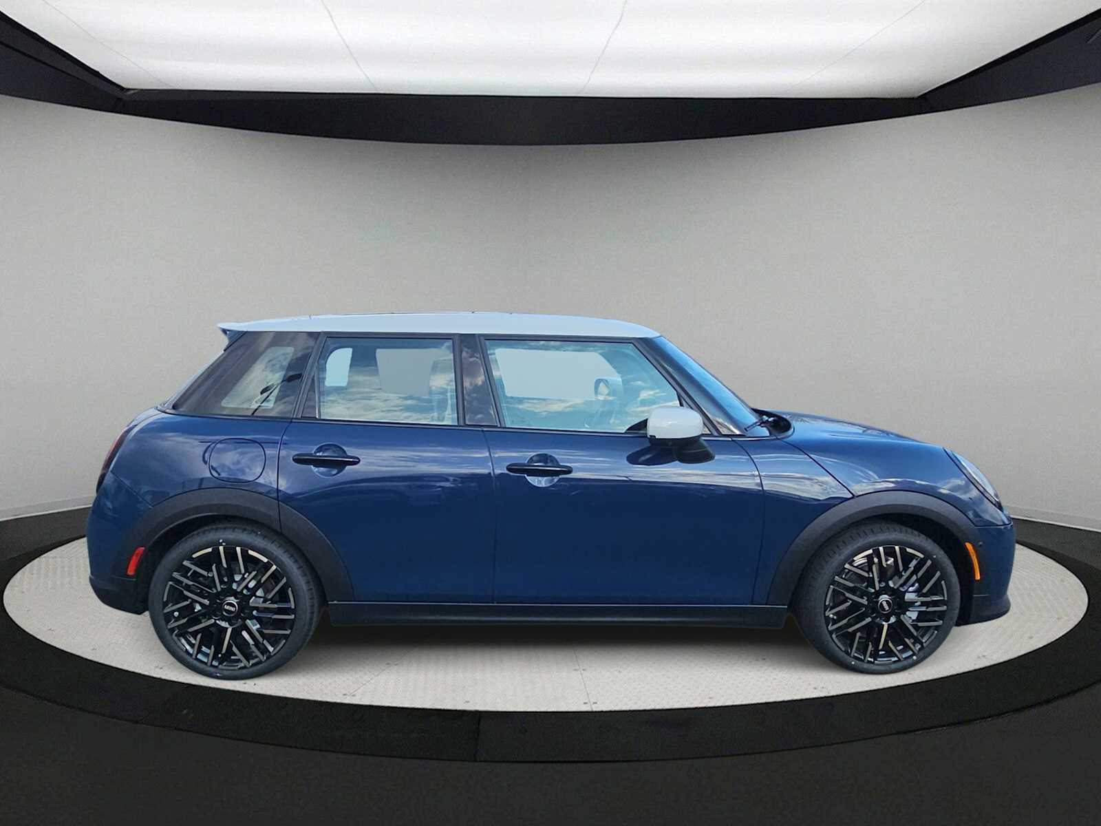 Thumbnail: 2026 MINI Cooper Hardtop - 9