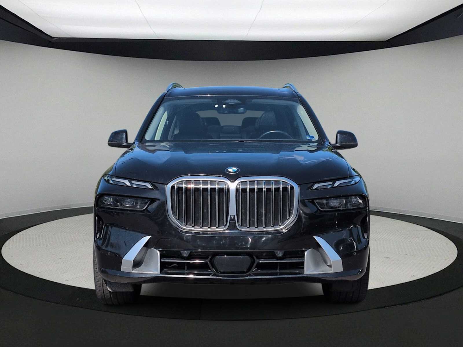 Thumbnail: 2023 BMW X7 - 3