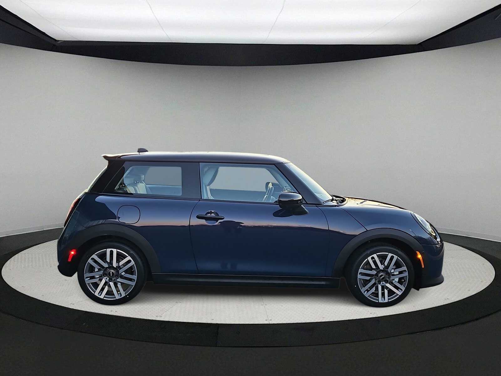 Thumbnail: 2026 MINI Cooper Hardtop - 9