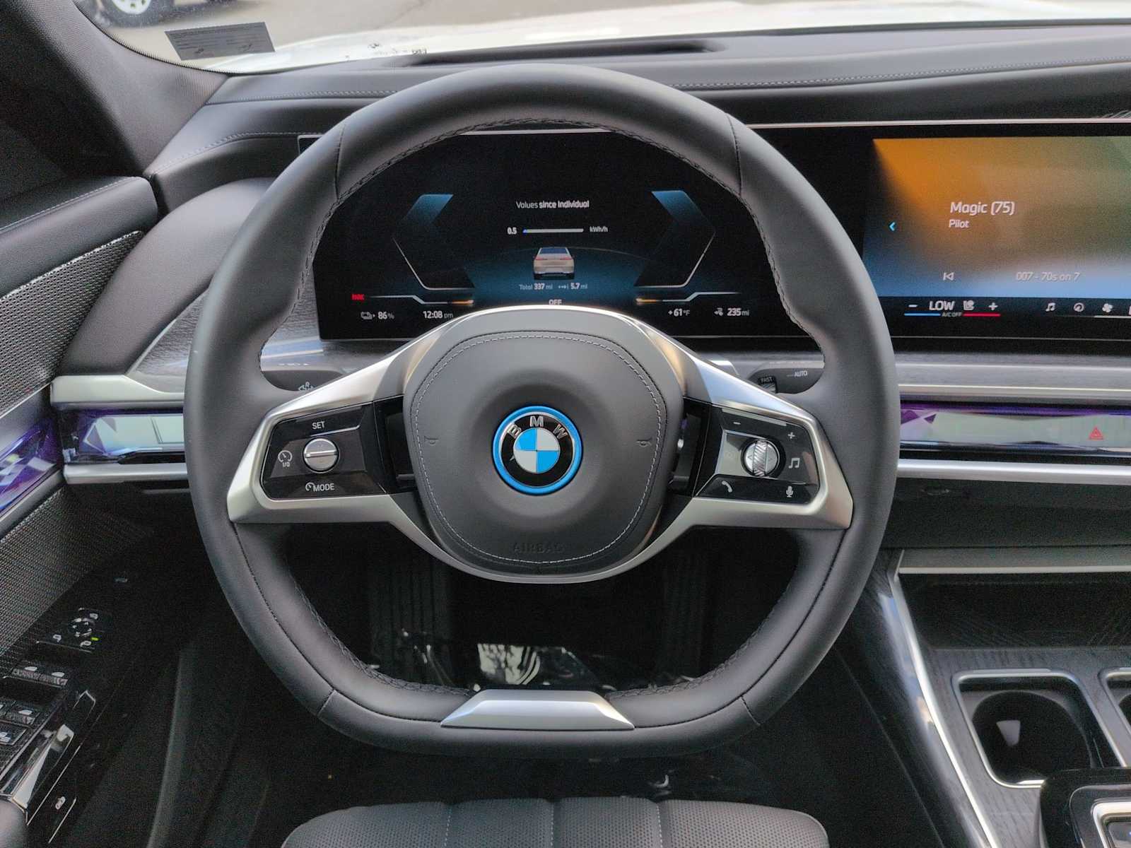 Thumbnail: 2025 BMW i7 - 25
