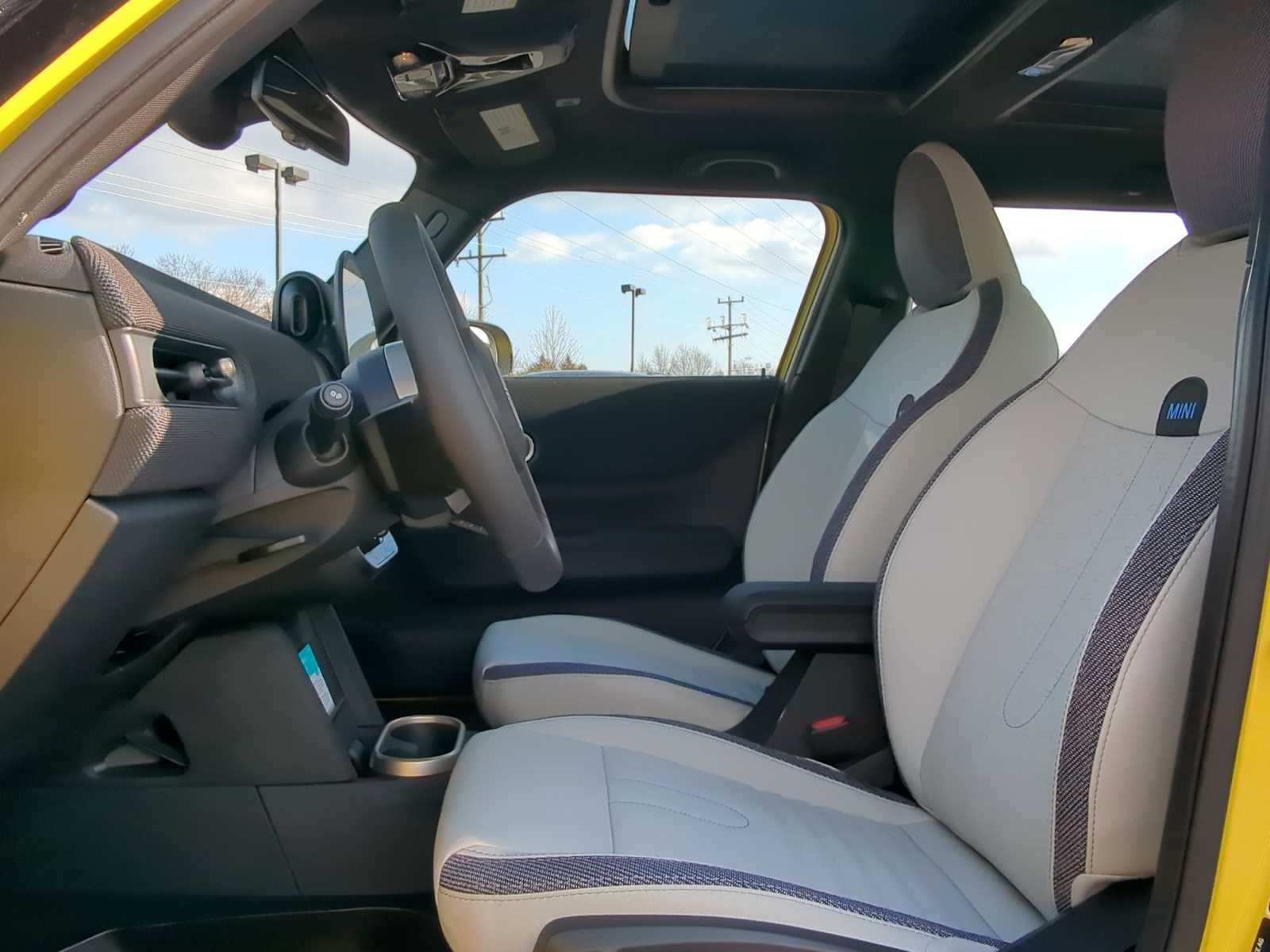 Thumbnail: 2026 MINI Cooper Hardtop - 17