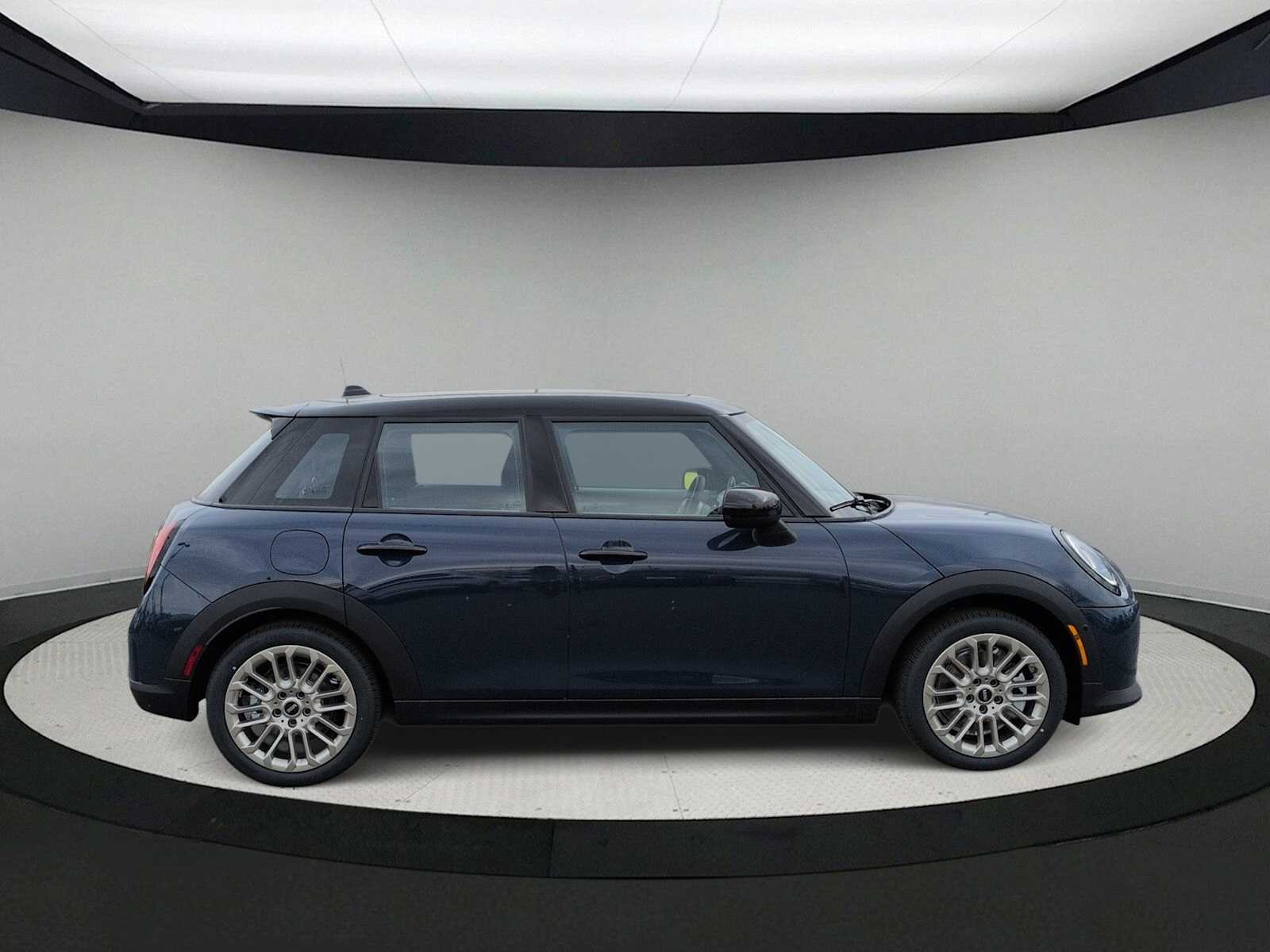 Thumbnail: 2026 MINI Cooper Hardtop - 9