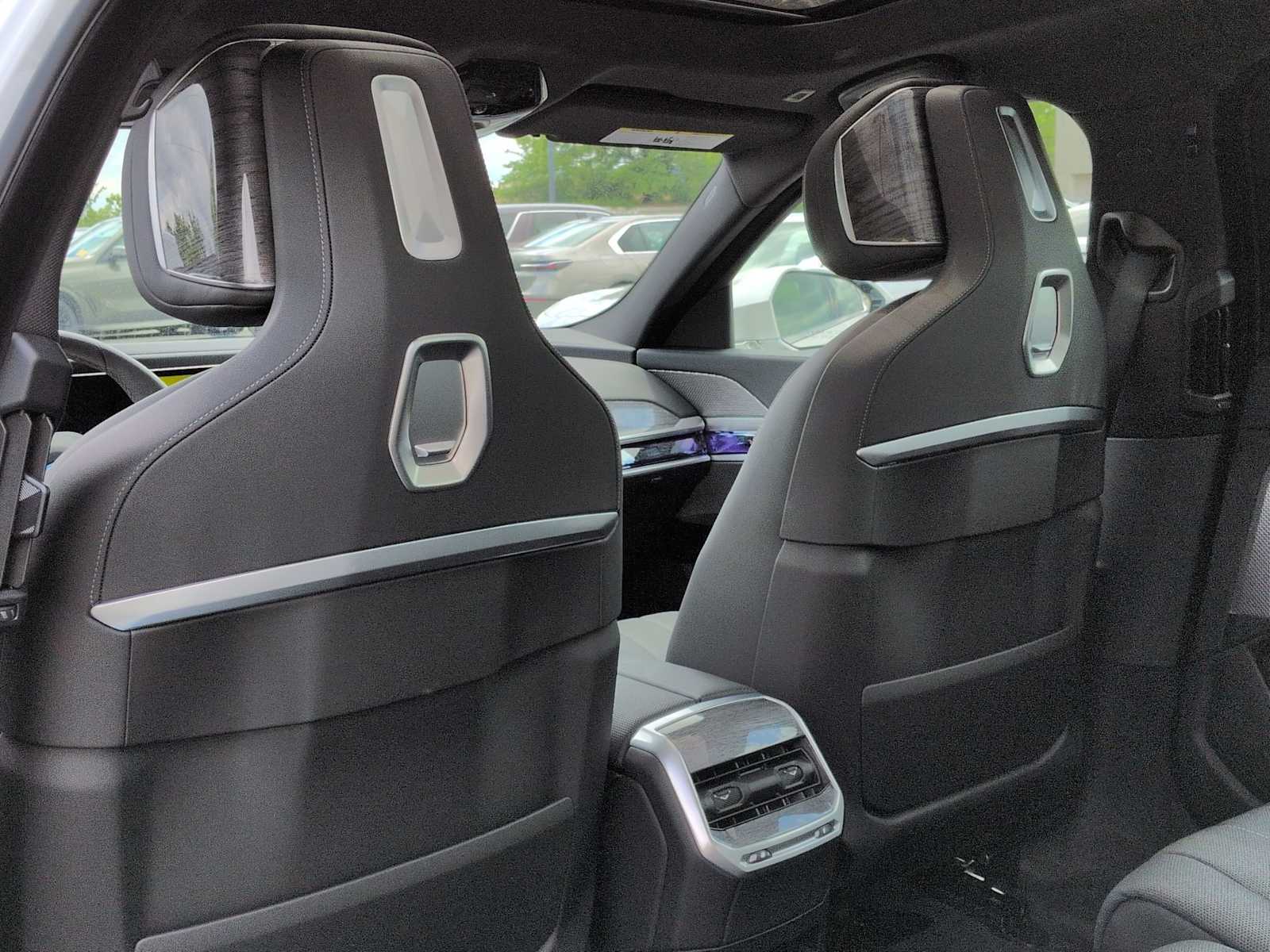Thumbnail: 2025 BMW i7 - 19